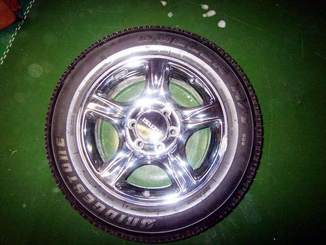Stock 18'' wheel and tire