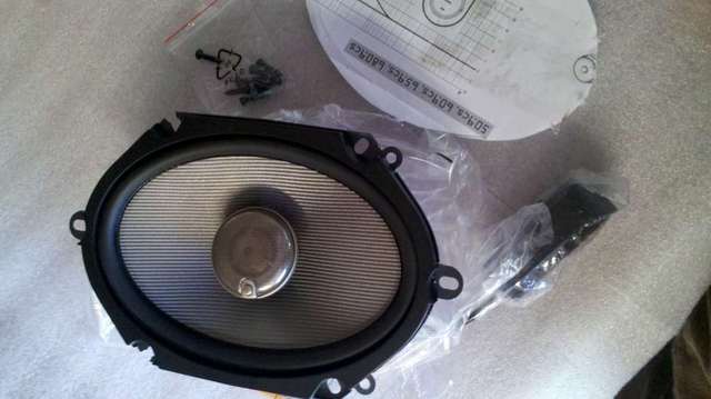 Rear speaker