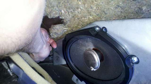 Rear speaker