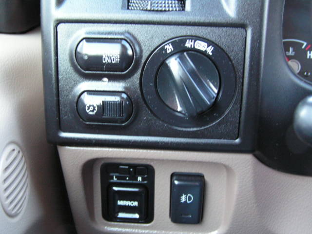 2h, 4H &amp; 4L dash mounted know on 03 Rodeo