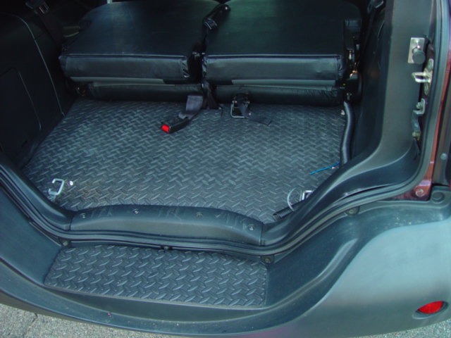 Rubber floor mat