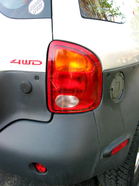 Stealth rubber keyhole cover