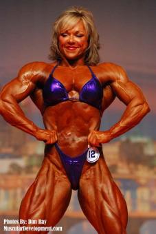 Lisa_Aukland_Pro_IFBB_Bodybuilder_Female_f_ezr