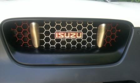 isuzu_grill