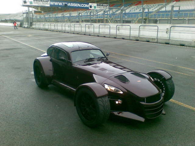 donkervoort purple coupe