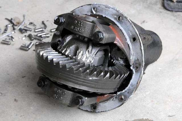 4_77_rear_diff_002