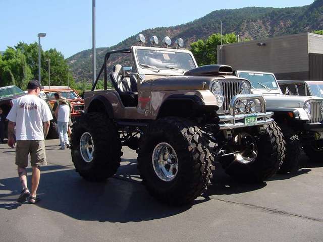 Mega Jeep