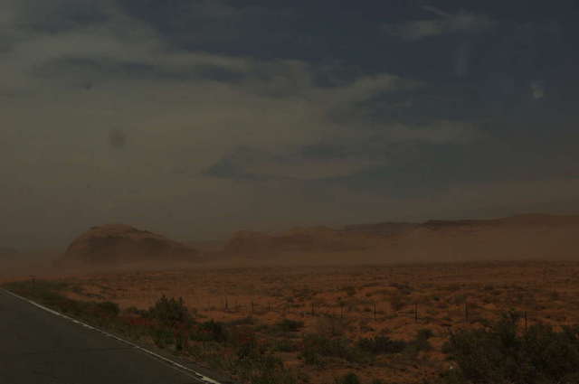 Sandstorm/windstorm in Monument Valley