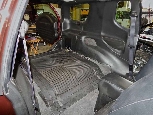 Hatch area with backseat removed