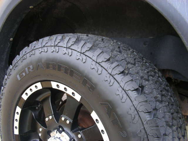 Tread and wheel pic