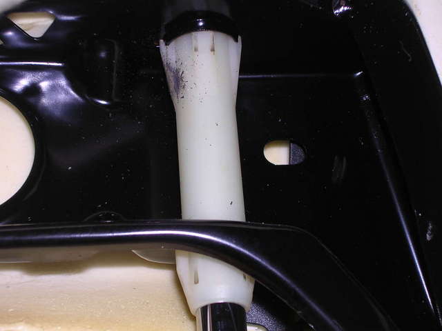 Headrest aligner on top
