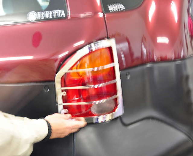STAINLESS STEEL TAIL LIGHT GUARDS