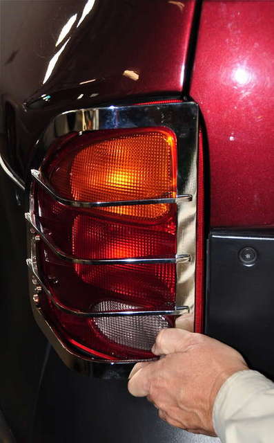 STAINLESS STEEL TAIL LIGHT GUARDS