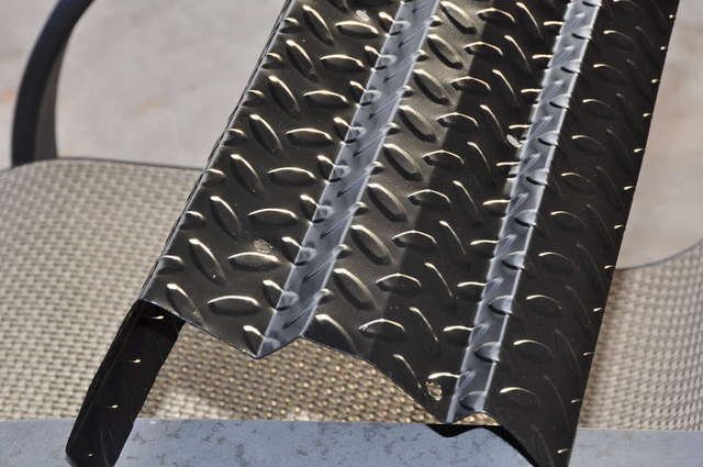Aluminum diamond treadplate sill plates