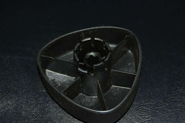 Seat adjustment knob