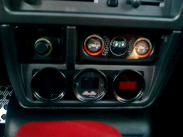 Gauge Straight View