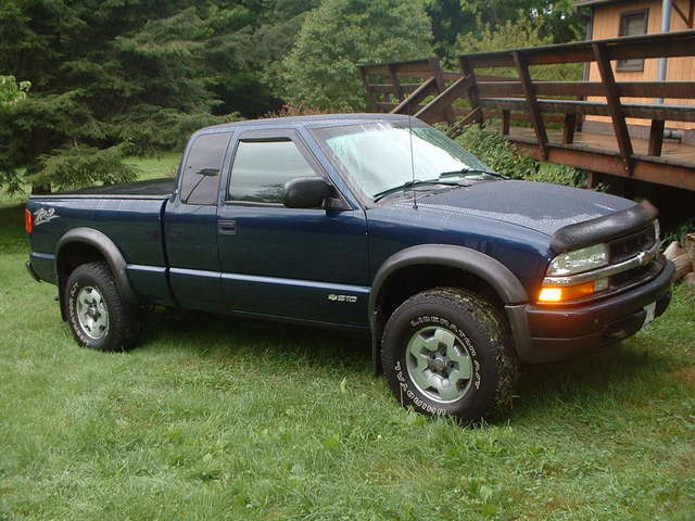 '03 Chevy S10 ext. cab ZR2 pick-up (work truck)