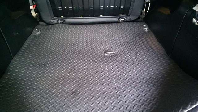 Rear protective mat