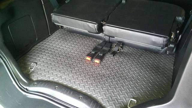 Rear protective mat
