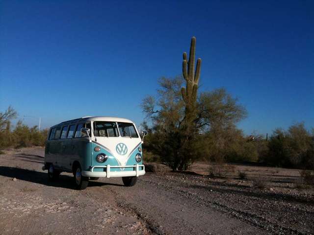 1964 VW 21 Window Deluxe