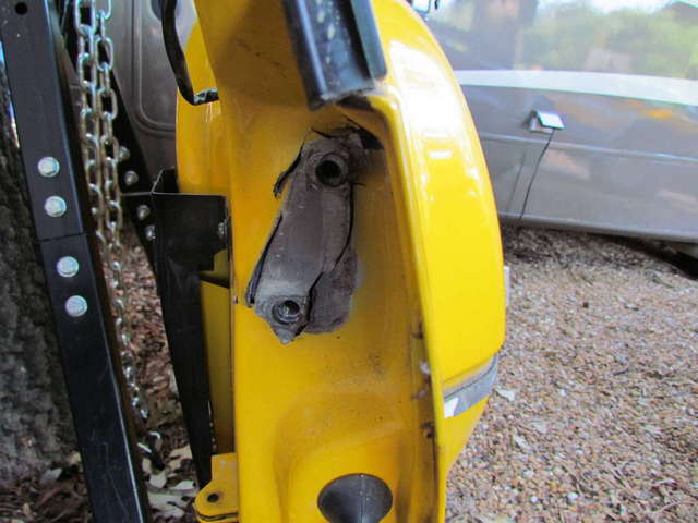 Torn rear door hinge (Upper)