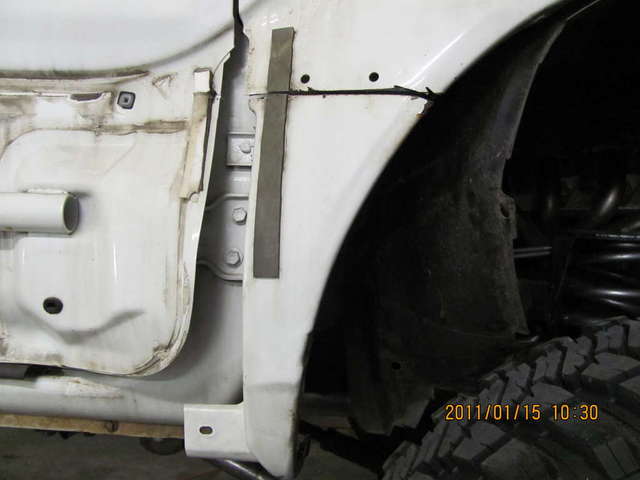 Back part of front fender cut line