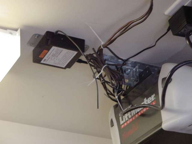 Isuzu Garage Door Link Close-up