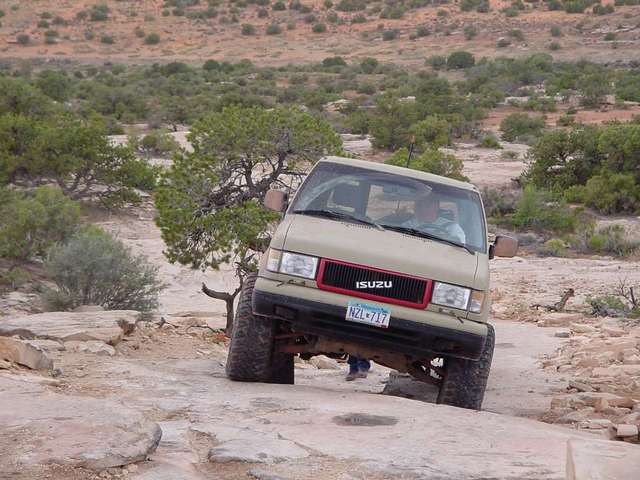 BigSwede's Isuzu logo almost level