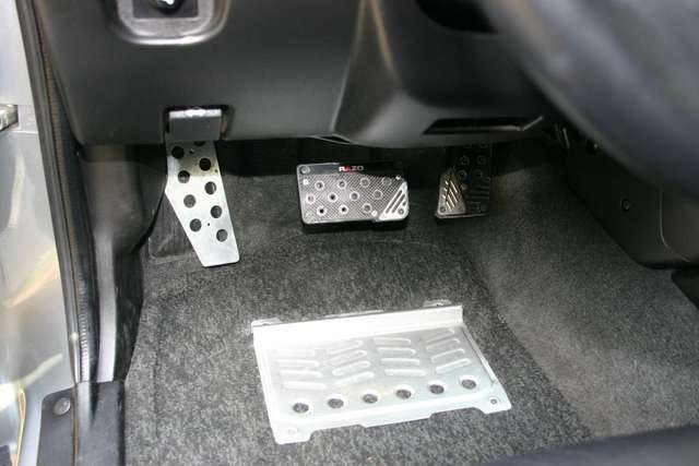 Razo Pedals and Heel Plate
