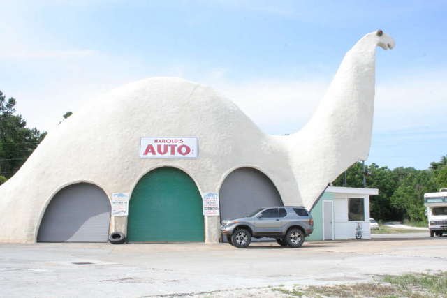 dinosaur_gas_station_2