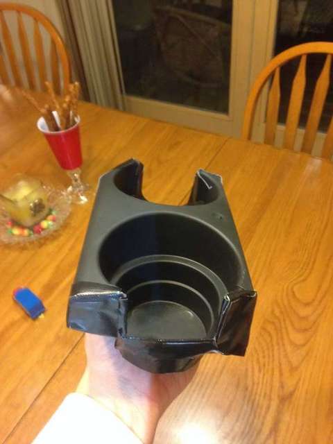 front_cup_holder_01
