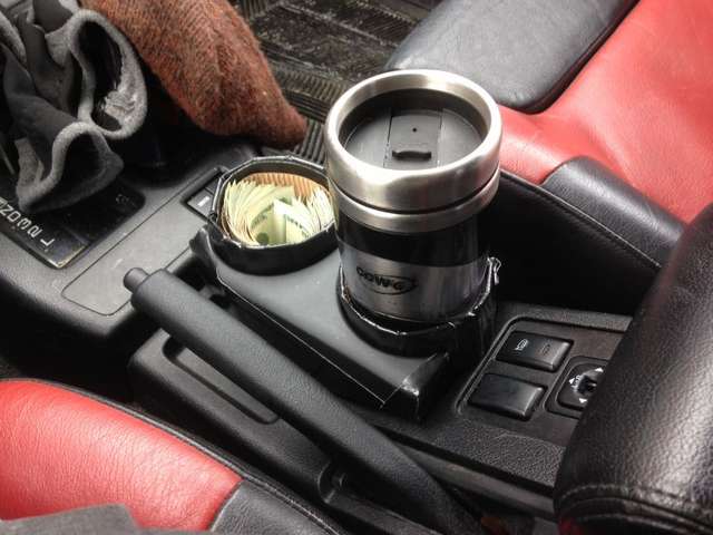 front_cup_holder_02