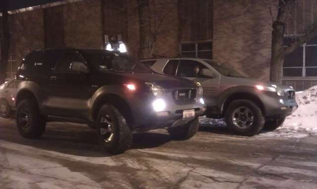 2 VXes in Chicago