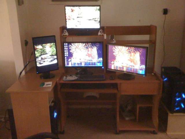 My pc set up.