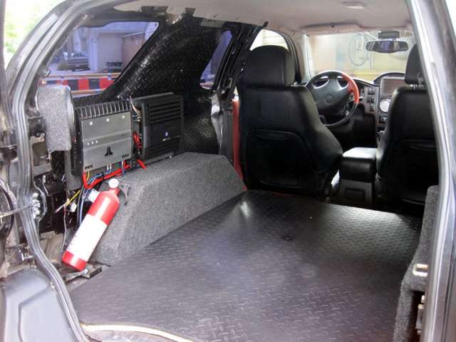 rear_cargo_1