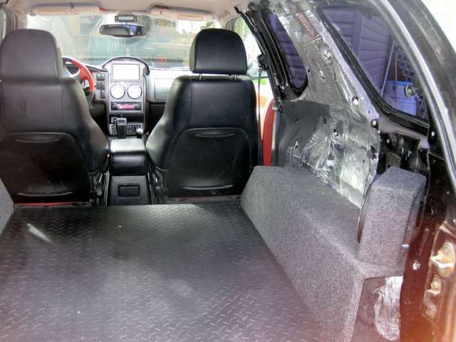 rear_cargo_2