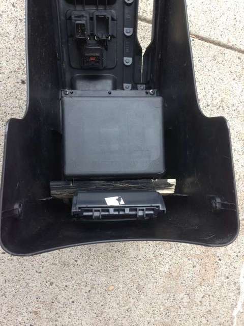 rear_cup_holder_03