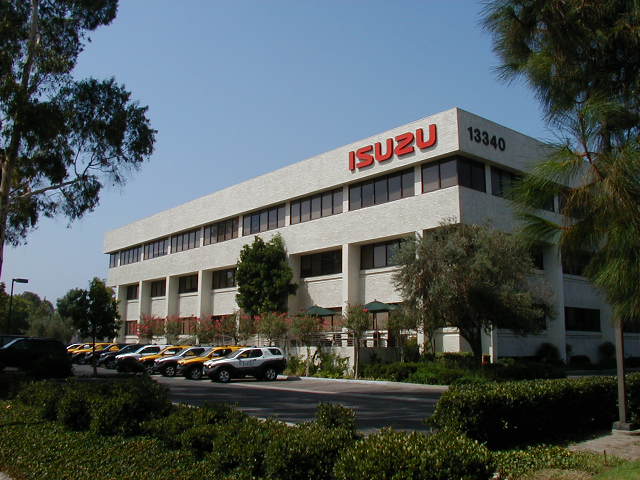 7LineupwithIsuzulogo.JPG