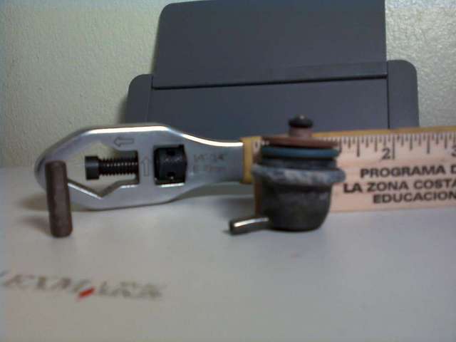 fuel pressure regulator